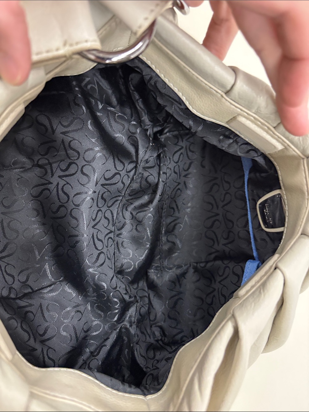 Simply Vera Vera Wang Soft Cream Shoulder Bag - Picture 5 of 9